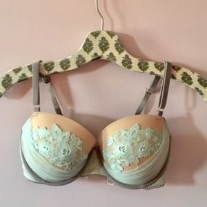 Victoria’s Secret bra